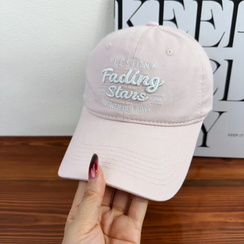 Bestickte Damen-Kappe mit inspirierendem Design Skanto