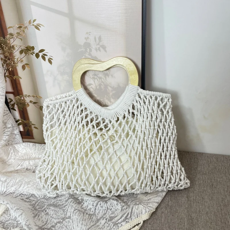 Stilvolle Handtasche mit herzförmigem Griff Skanto