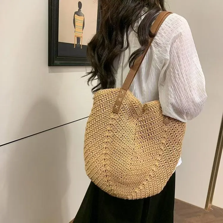 Handgefertigte Strandtasche mit eleganten Ledergriffen Skanto