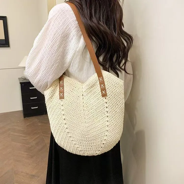 Handgefertigte Strandtasche mit eleganten Ledergriffen Skanto