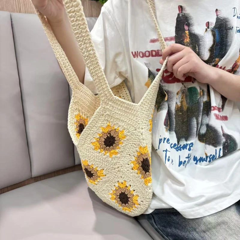 Handgeknüpfte Umhängetasche mit Sonnenblumenmotiv Skanto