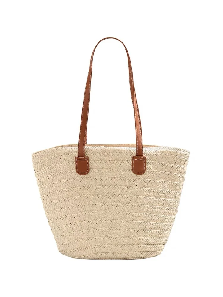 Elegante und geräumige Strohtasche mit Ledergriff Skanto