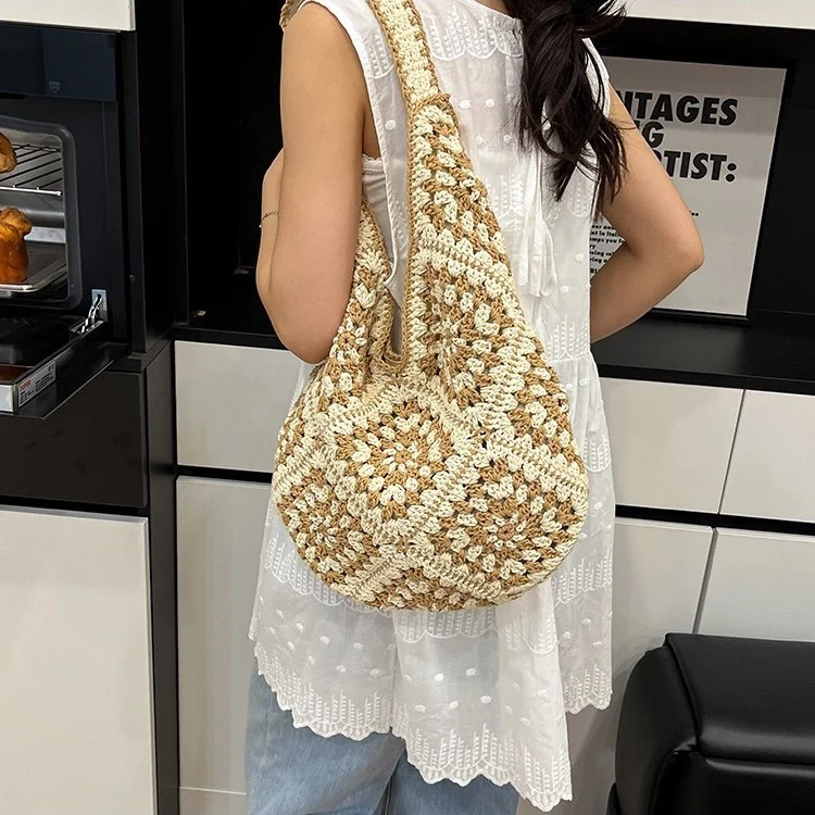 Handgeknüpfte Schultertasche mit Blumenmotiven Skanto