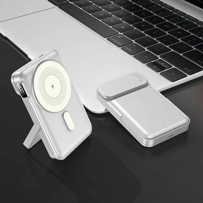 Tragbare Powerbank mit integrierter Standfunktion und digitaler Ladestatusanzeige Skanto
