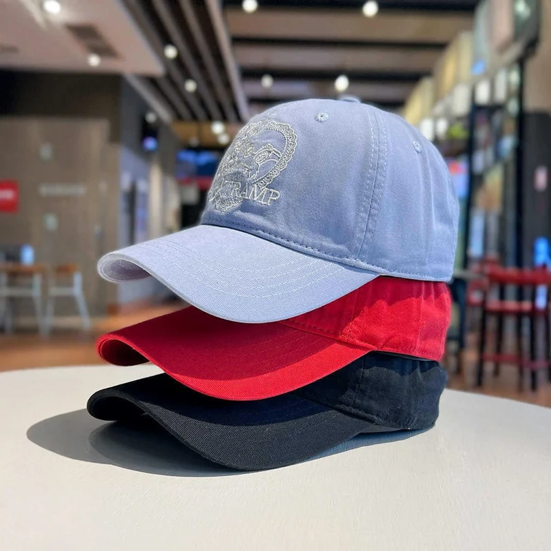 Damen-Baseballkappe mit Cartoon-Charakter Skanto