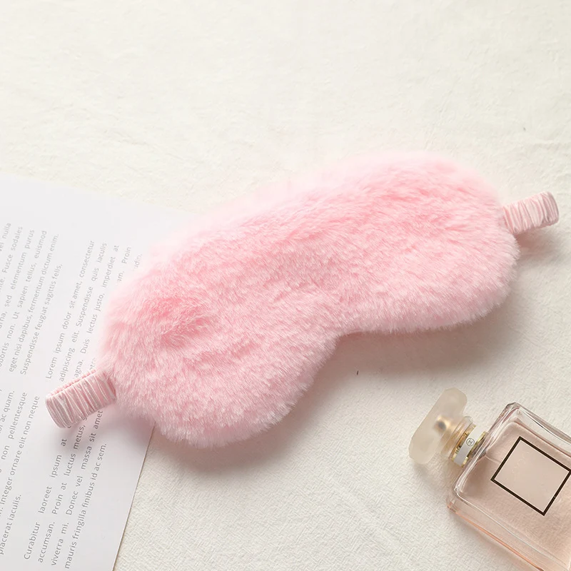 Weiche Plüsch-Schlafmaske für Damen mit ergonomischer Polsterung und elastischem Komfortband Skanto