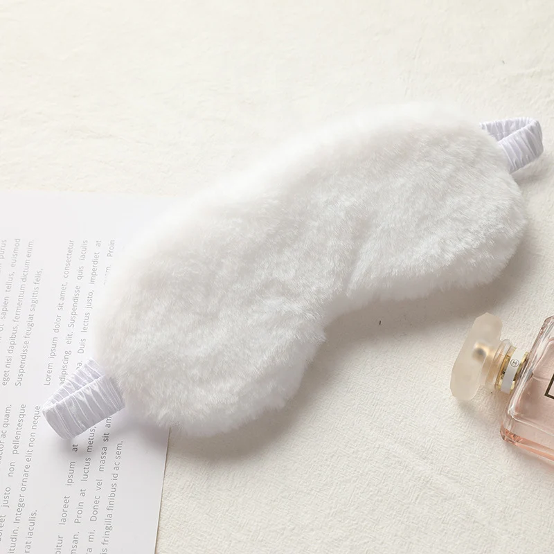 Weiche Plüsch-Schlafmaske für Damen mit ergonomischer Polsterung und elastischem Komfortband Skanto
