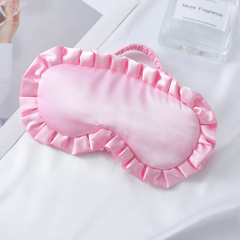 Satin-glänzende Augenmaske für Damen mit ergonomischer Kontur, Rüschenrand und weicher Polsterung Skanto