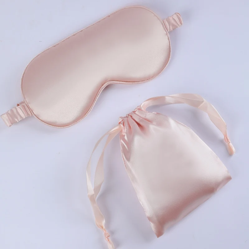 Seidenweiche Maske für Damen mit gepolstertem Augenbereich, verstellbarem Gummiband und Aufbewahrungsbeutel Skanto