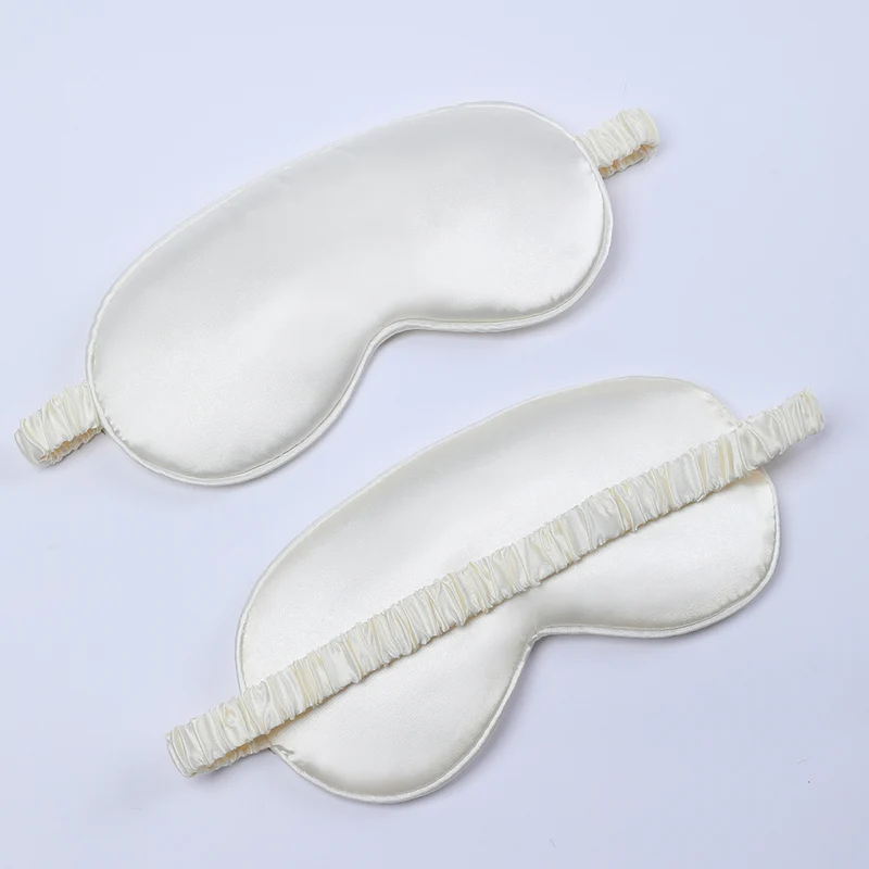 Seidenweiche Maske für Damen mit gepolstertem Augenbereich, verstellbarem Gummiband und Aufbewahrungsbeutel Skanto