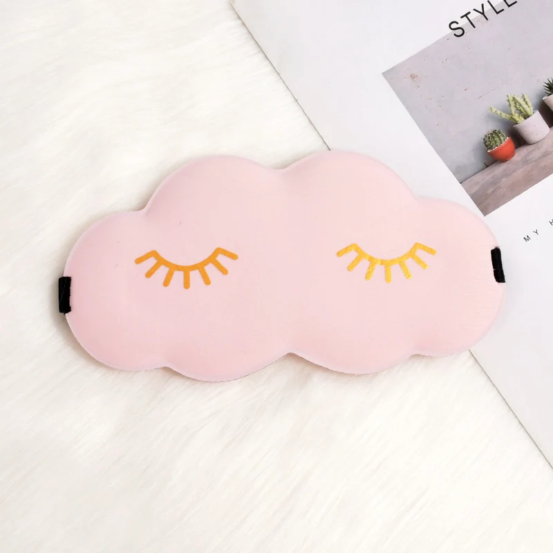 Skanto Niedliche Wolken-Schlafmaske für Damen aus Memory-Schaum mit ergonomischer Polsterung und verstellbarem Gummiband Skanto
