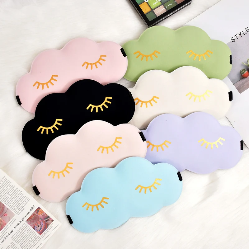 Skanto Niedliche Wolken-Schlafmaske für Damen aus Memory-Schaum mit ergonomischer Polsterung und verstellbarem Gummiband Skanto