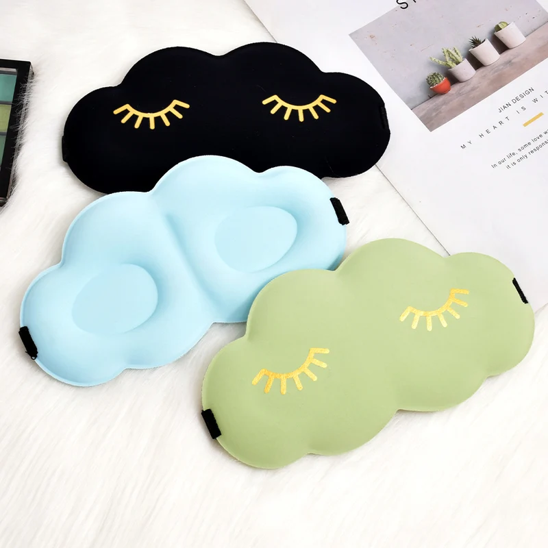 Skanto Niedliche Wolken-Schlafmaske für Damen aus Memory-Schaum mit ergonomischer Polsterung und verstellbarem Gummiband Skanto