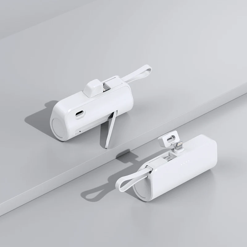 Tragbare Powerbank mit integriertem Multifunktions-Ladekabelsystem Skanto