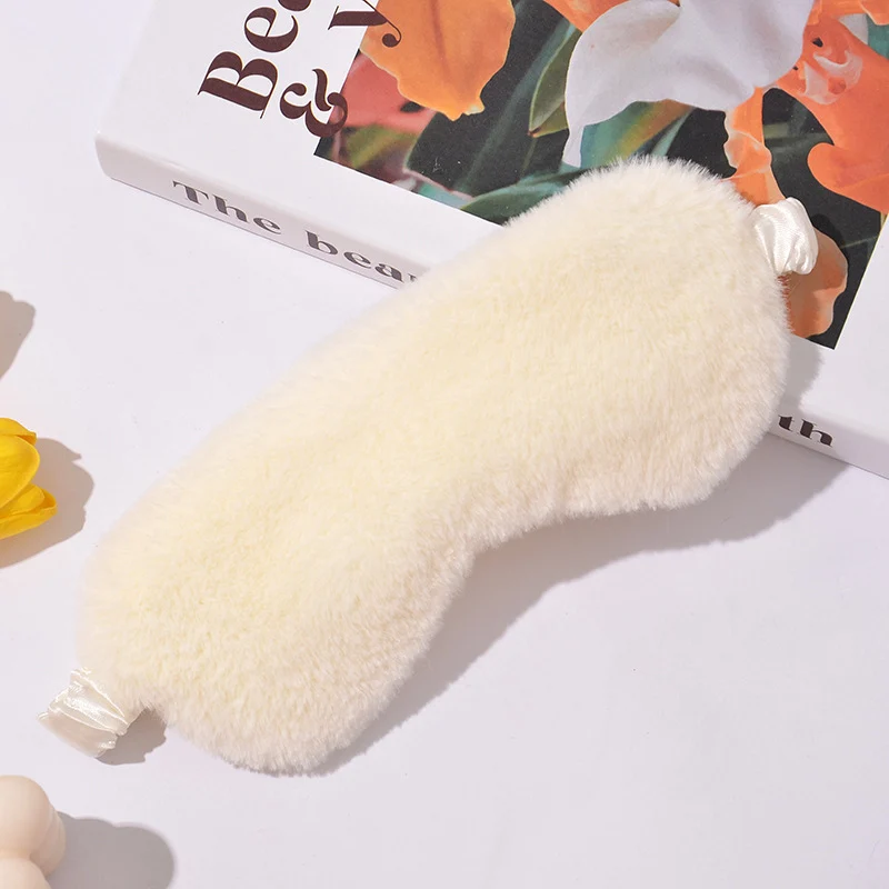 Nan flauschige ergonomische Augenmaske für Damen mit verstellbarem Satinband und weichem Kunstfellbezug Skanto