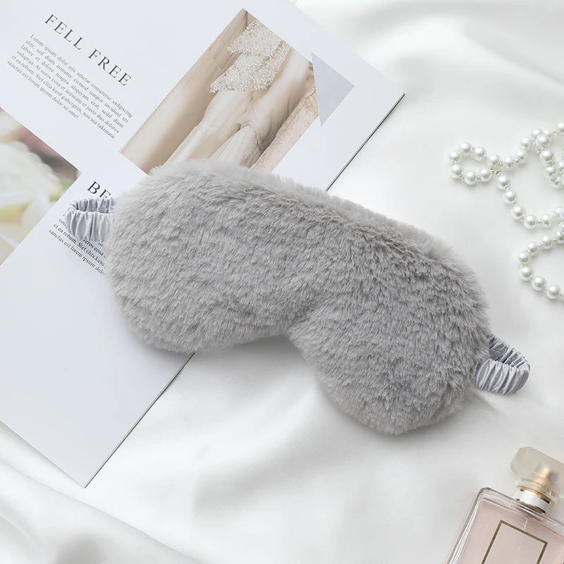 Nan flauschige ergonomische Augenmaske für Damen mit verstellbarem Satinband und weichem Kunstfellbezug Skanto