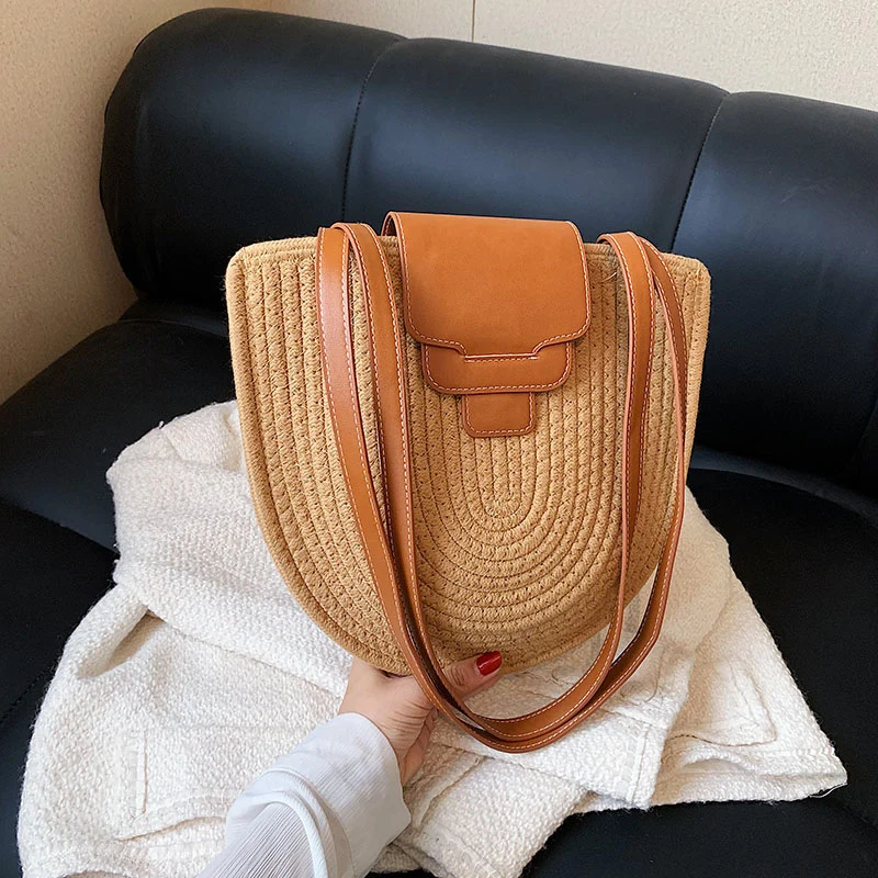 Moderne und handgefertigte Korbtasche mit Leder-Details Skanto