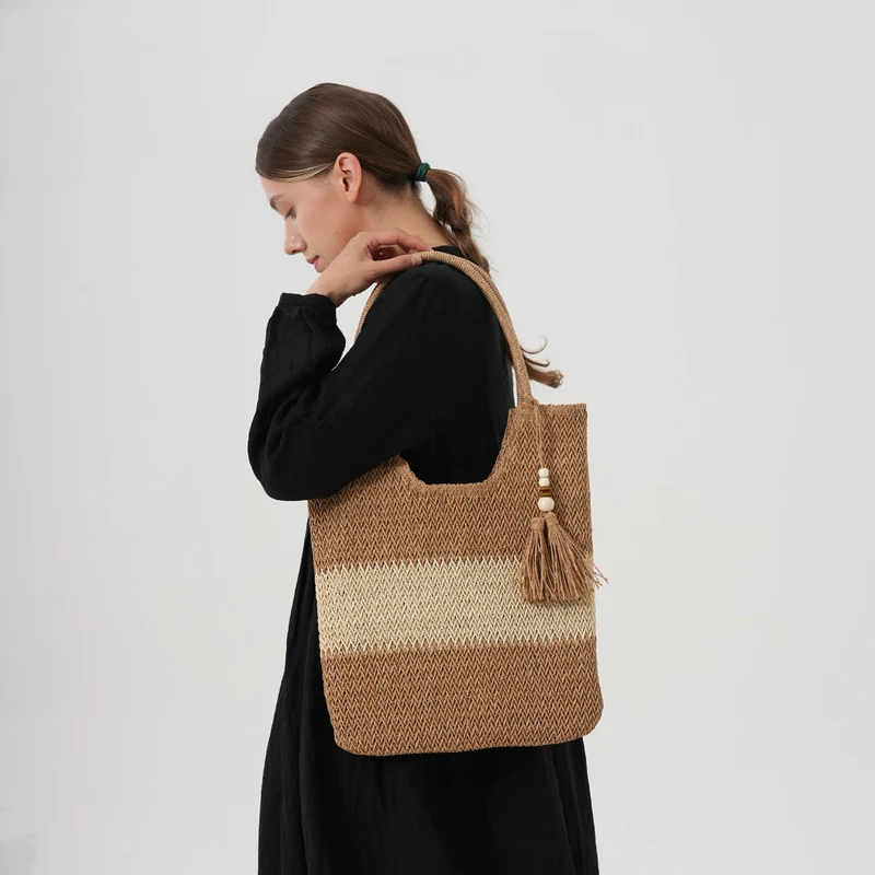 Exklusive und handgefertigte Strandtasche mit Fransen Skanto