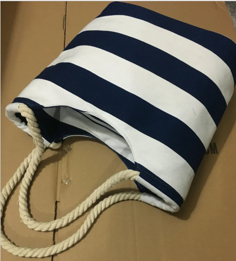 Strapazierfähige Canvas-Strandtasche mit farbigem Streifenmuster Skanto