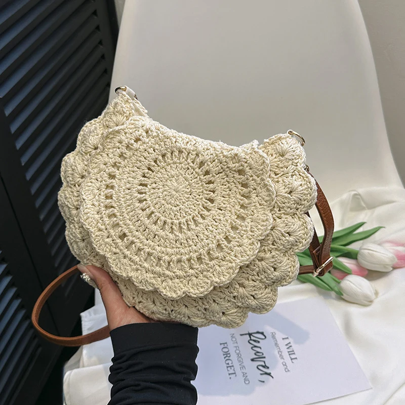 Handgefertigte Umhängetasche mit Blumenmuster Skanto