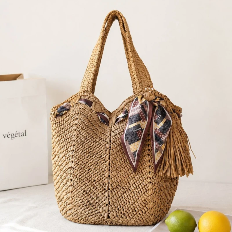 Handgefertigte Strandtasche mit verspielten Falten und Quaste Skanto