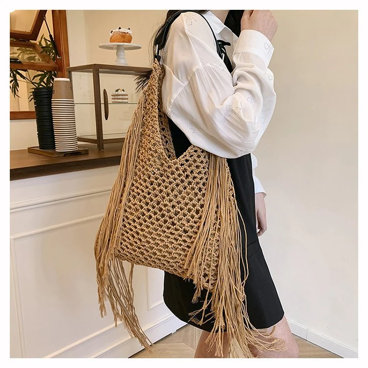 Makramee Hobo Bag mit Fransen und robustem Design Skanto