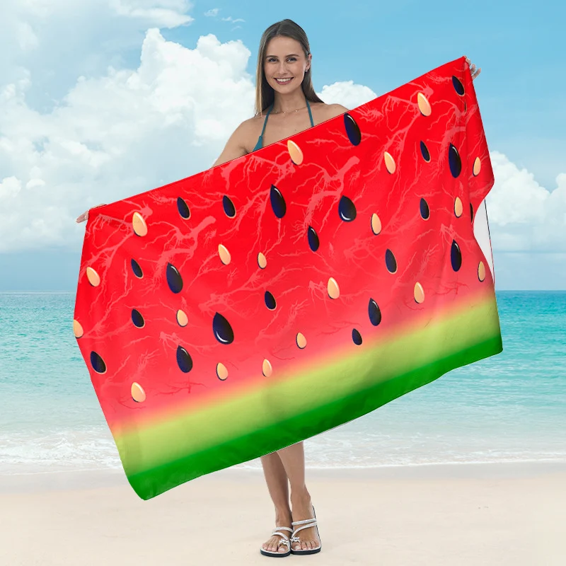 Strandtuch mit kreativen Surf-Motiven Skanto