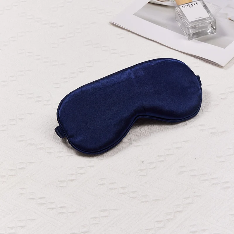 Skanto Ergonomische Schlafmaske für Damen aus satinähnlichem Material mit konturiertem Augenbereich Skanto