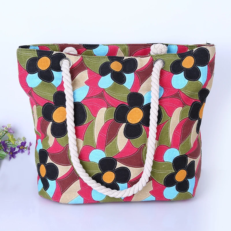 Große und bunte Strandtasche mit Blumenmuster Skanto
