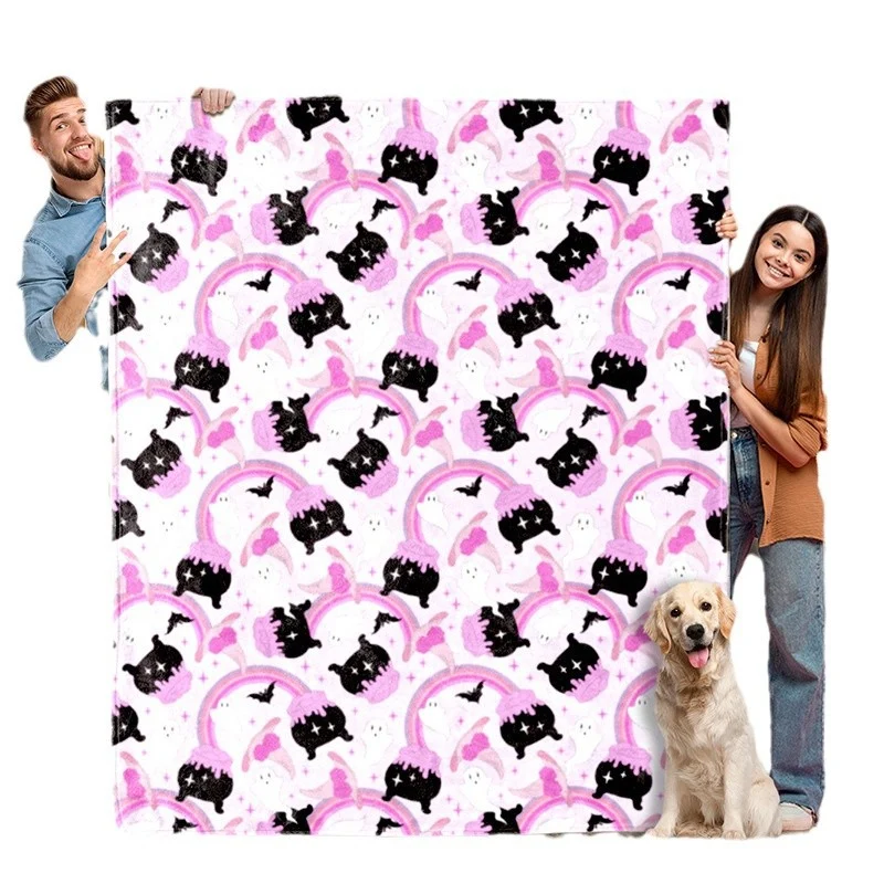 Kuscheldecke mit verspielten Katzen- und Regenbogenmotiven Skanto