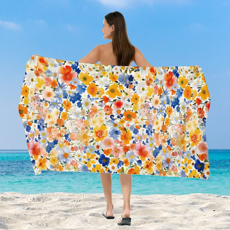 Strandtuch mit elegantem floralem Aquarell-Design Skanto