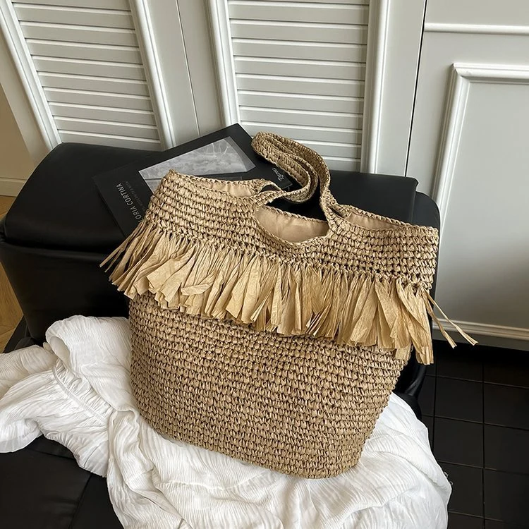Fransentasche mit modernen Details Skanto