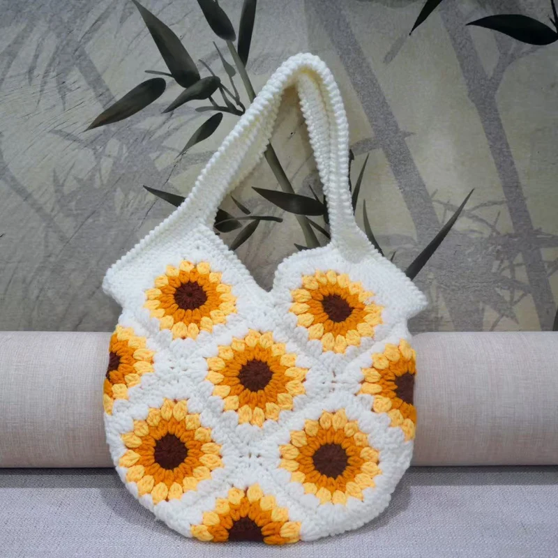 Handgemachte Makramee-Tasche mit Blumenmuster Skanto
