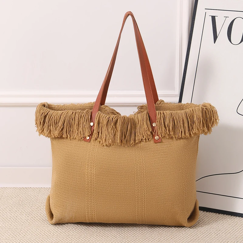 Strandtasche mit auffälligen Fransen Skanto