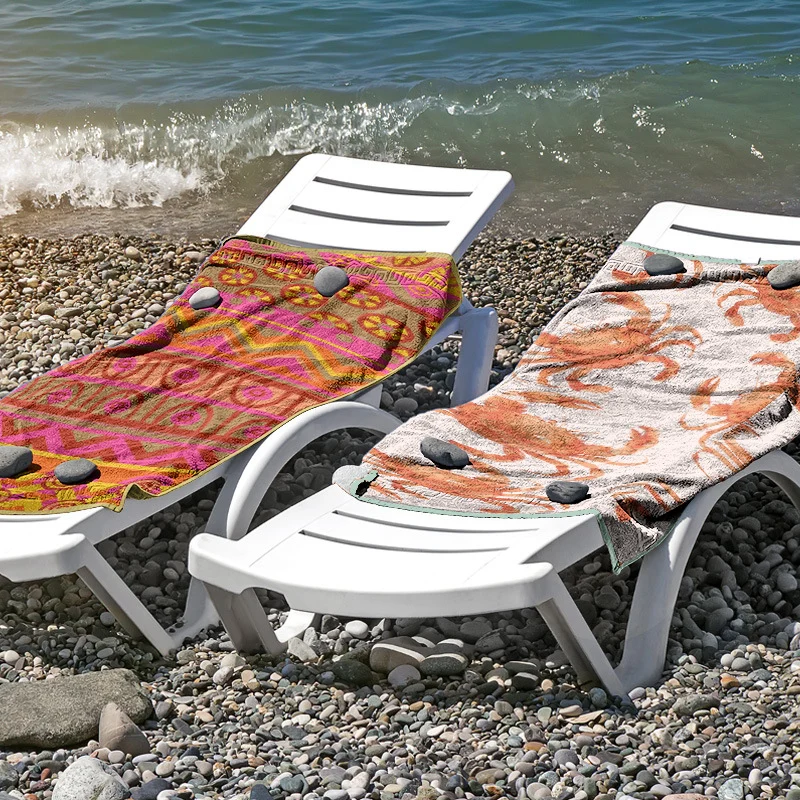 Strandtuch aus hautfreundlicher Mikrofaser mit kreativem Mustermix Skanto