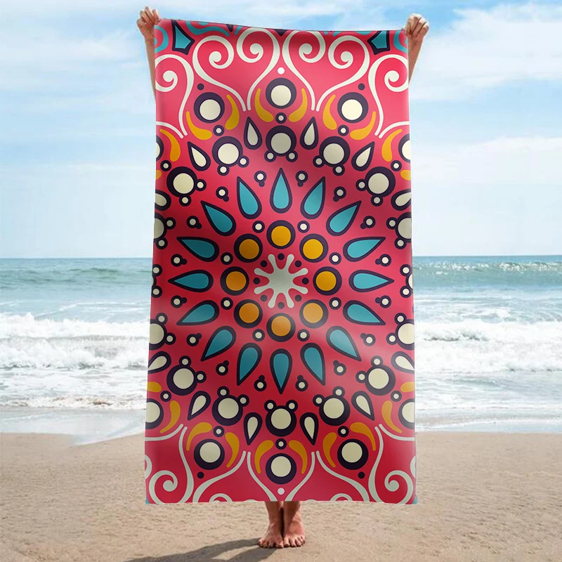Strandtuch mit künstlerischem Mandala-Design Skanto