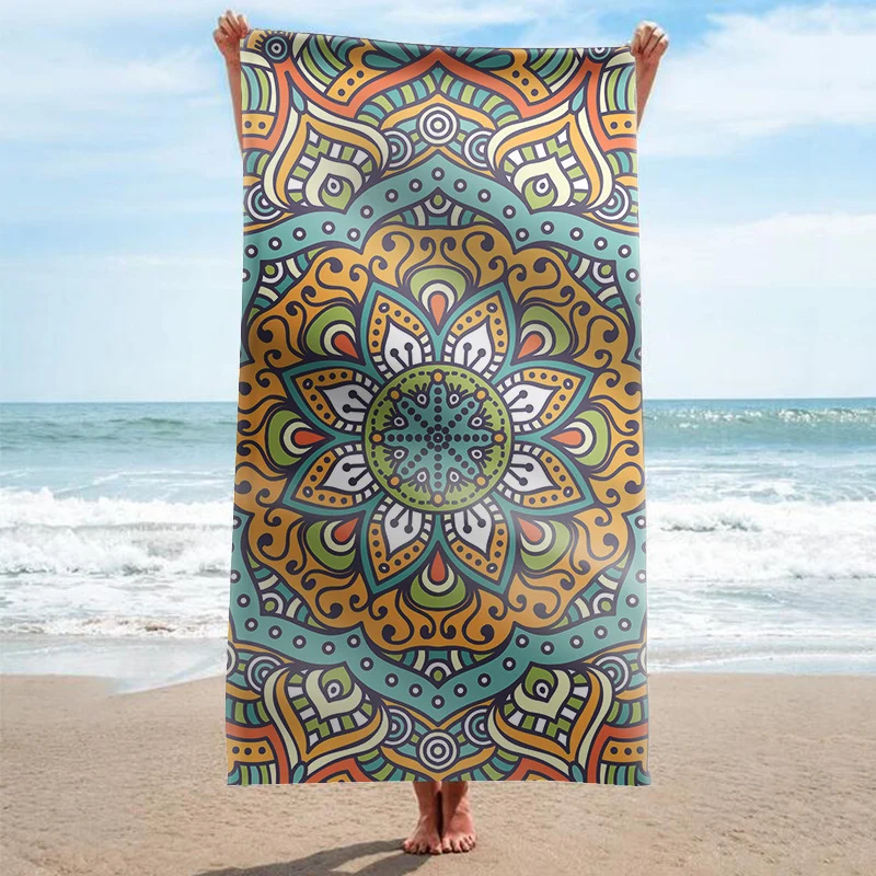 Strandtuch mit künstlerischem Mandala-Design Skanto