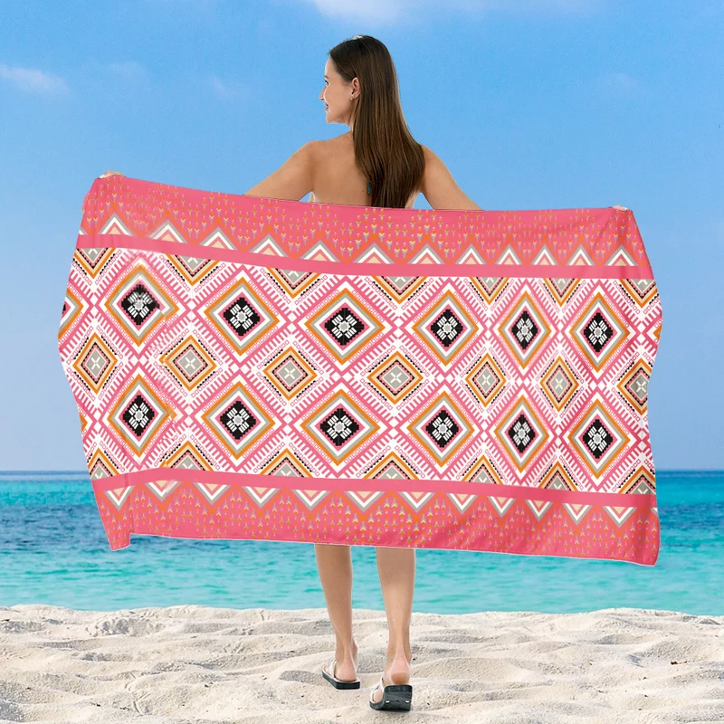 Stranddecke mit exklusivem geometrischem Tribal-Design Skanto
