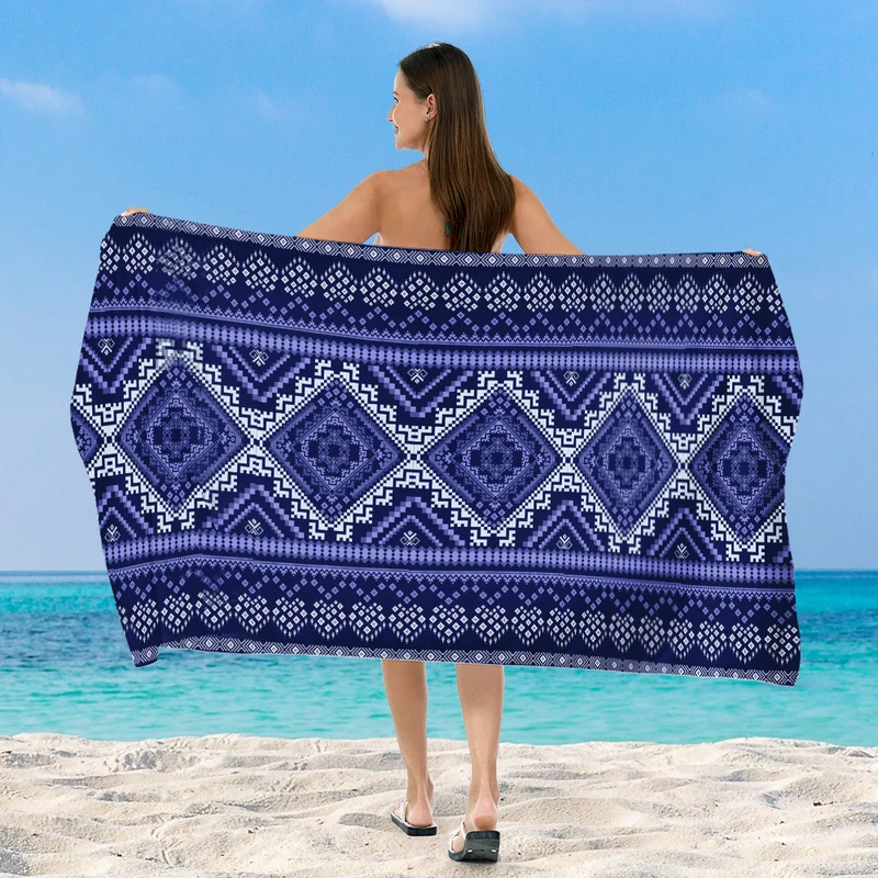 Stranddecke mit exklusivem geometrischem Tribal-Design Skanto