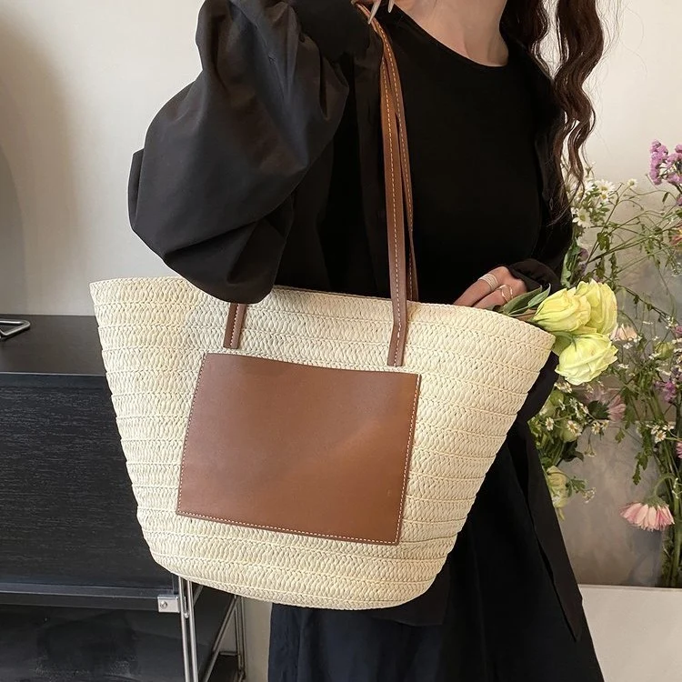 Geräumige Makramee-Tragetasche mit elegantem Lederakzent Skanto