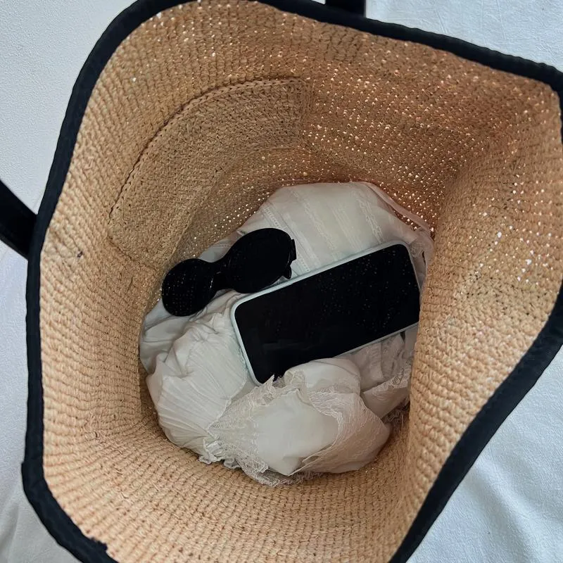 Handgefertigte Tragetasche aus Naturmaterialien Skanto