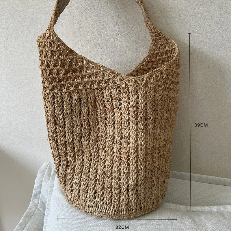 Handgefertigte Strohtasche mit modernem Streifenmuster Skanto