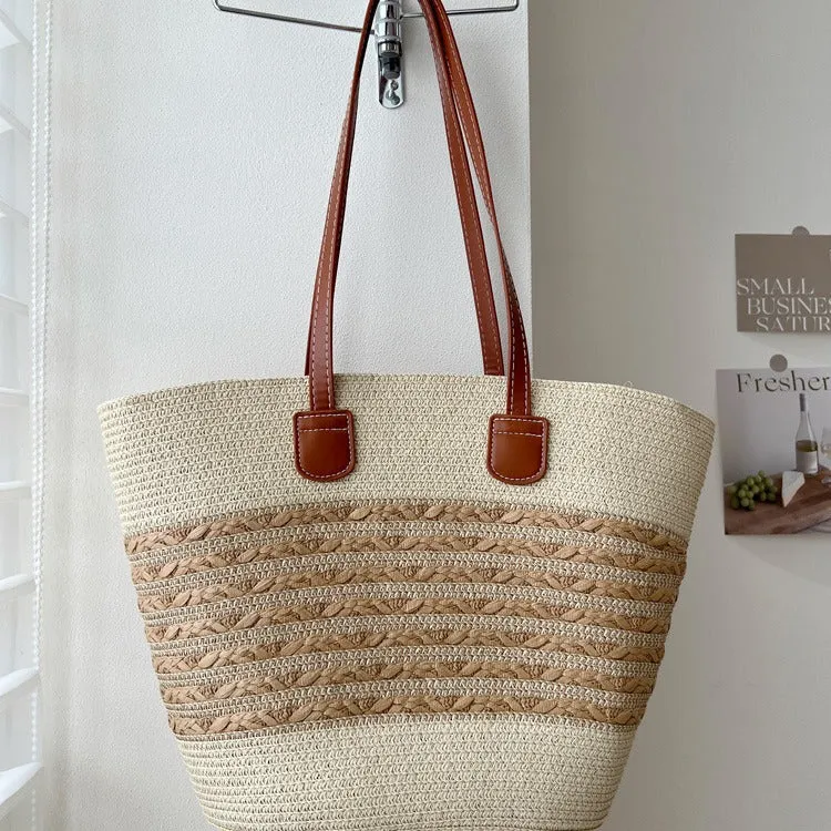 Handgemachte Strohtasche mit eleganten Lederakzenten Skanto