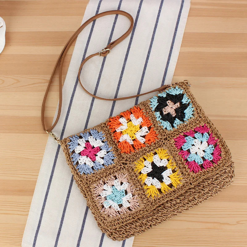 Handgefertigte Umhängetasche im modernen Patchwork-Design Skanto