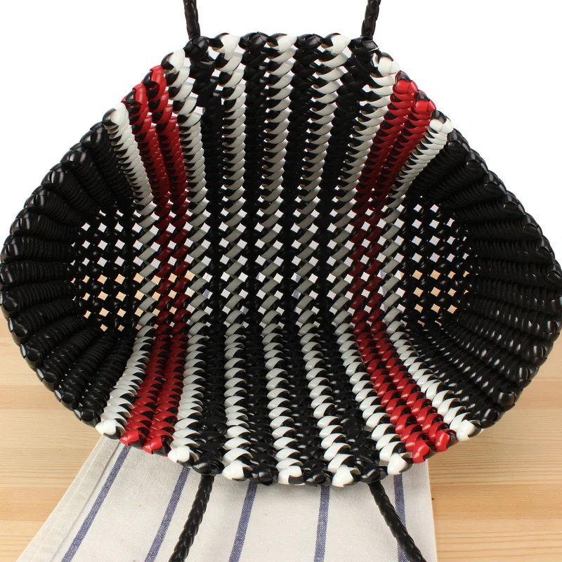 Stylische Handtasche aus gewebtem Material Skanto