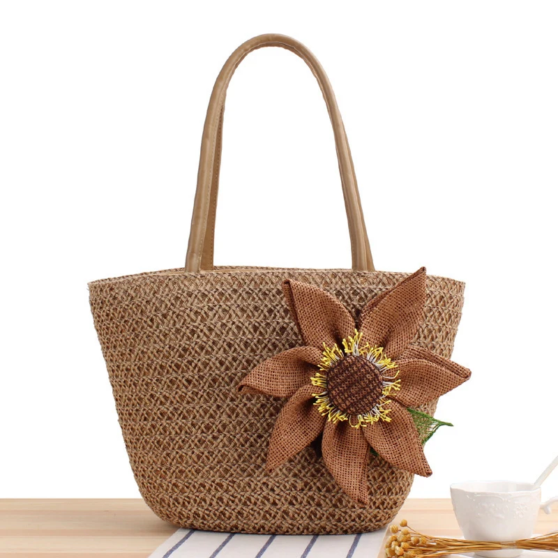 Korbtasche mit floraler Applikation Skanto