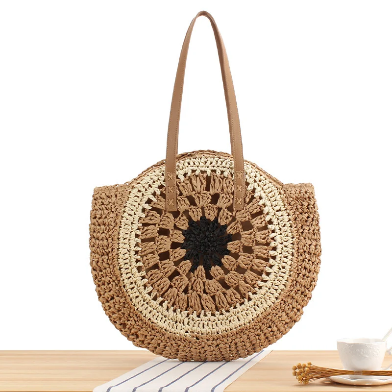 Runde Raffia-Korbtasche mit handgewebtem Design Skanto