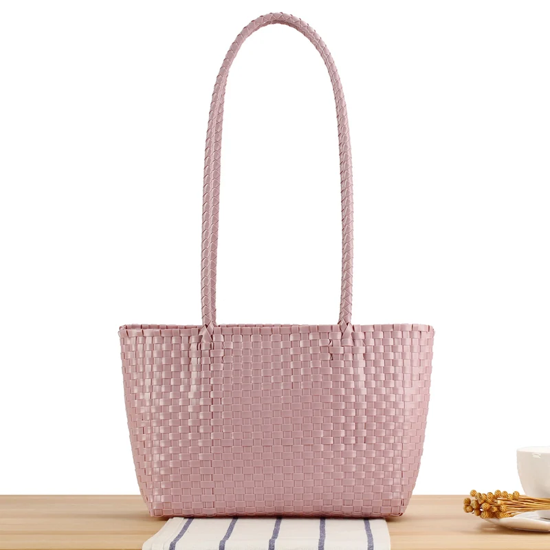 Handtasche mit Flechtdesign und langen Trägern Skanto