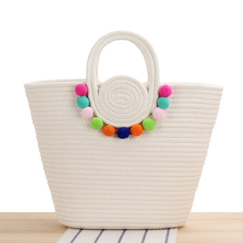 Stilvolle Strandtasche mit bunter Pompon-Dekoration Skanto