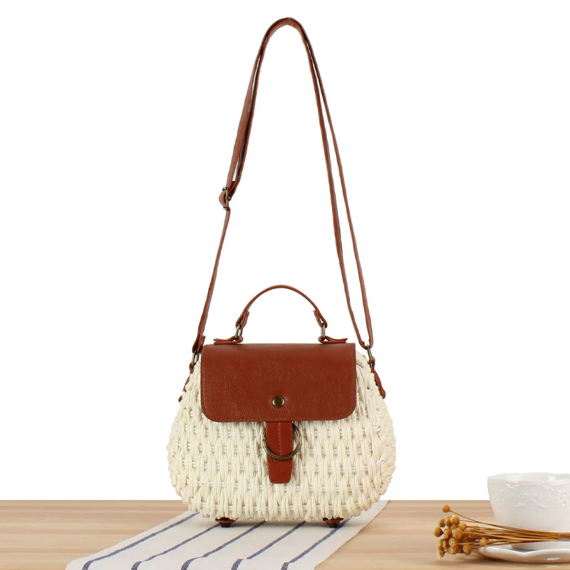 Handtasche mit eleganter Lederklappe und Flechtdesign Skanto